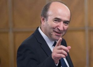 Tudorel Toader (sursa foto: Twitter) Tudorel Toader (sursa foto: Twitter)