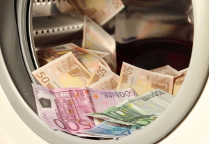 Iancu Guda a evidenþiat cã valoarea contabilã a stocurilor aproape cã s-a dublat, în ultimul deceniu, crescând de la 113 miliarde lei (anul 2006) la 204 miliarde lei (2017). Iancu Guda a evidenþiat cã valoarea contabilã a stocurilor aproape cã s-a dublat, în ultimul deceniu, crescând de la 113 miliarde lei (anul 2006) la 204 miliarde lei (2017).