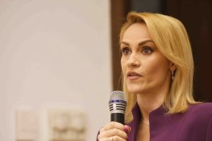 Gabriela Firea (Sursa foto: Twitter) Gabriela Firea (Sursa foto: Twitter)