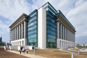 Congresul internaţional CLIMA 2019 va avea loc la Biblioteca Naţională a României în perioada 26 - 29 mai. Este pentru prima oară în 25 de ani când o ţară sud-est europeană găzduieşte acest congres şi o premieră absolută pentru ţara noastră. Congresul internaţional CLIMA 2019 va avea loc la Biblioteca Naţională a României în perioada 26 - 29 mai. Este pentru prima oară în 25 de ani când o ţară sud-est europeană găzduieşte acest congres şi o premieră absolută pentru ţara noastră.