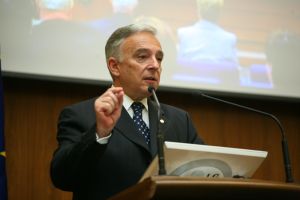 "Recuperarea Tezaurului - o preocupare permanentã a BNR" "Recuperarea Tezaurului - o preocupare permanentã a BNR"