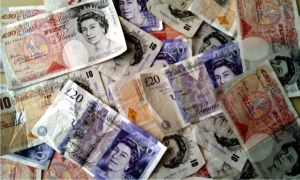 Salariile britanicilor, în cel mai rapid ritm de creştere din ultimii 11 ani Salariile britanicilor, în cel mai rapid ritm de creştere din ultimii 11 ani
