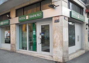 Intesa îi cere Guvernului italian să evite un nou conflict cu UE Intesa îi cere Guvernului italian să evite un nou conflict cu UE