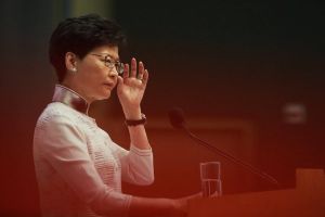Lam suspendă proiectul vizând autorizarea extrădărilor către China Lam suspendă proiectul vizând autorizarea extrădărilor către China
