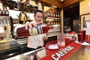 Campari vrea să achiziţioneze producătorul de rom Rhumantilles Campari vrea să achiziţioneze producătorul de rom Rhumantilles
