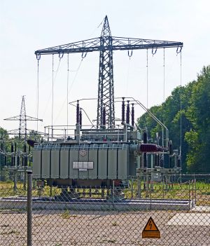 Preţul maxim al energiei electrice- 500 lei/MWh Preţul maxim al energiei electrice- 500 lei/MWh