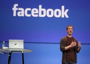 Facebook angajează ziarişti profesionişti pentru selectarea ştirilor Facebook angajează ziarişti profesionişti pentru selectarea ştirilor
