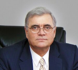 Viorel Gafiþa: "Antreprenorii români au nevoie de parteneri bancari serioºi într-un context economic intern ºi extern dinamic, caracterizat de o predictibilitate redusã ºi o competiþie acerbã pe diverse pieþe". Viorel Gafiþa: "Antreprenorii români au nevoie de parteneri bancari serioºi într-un context economic intern ºi extern dinamic, caracterizat de o predictibilitate redusã ºi o competiþie acerbã pe diverse pieþe".
