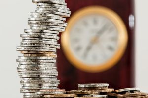 S&P a revizuit perspectiva ţării noastre de la stabil la negativ S&P a revizuit perspectiva ţării noastre de la stabil la negativ