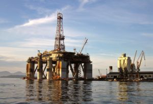 IEA se aşteaptă la prima scădere a cererii de petrol, din ultimul deceniu IEA se aşteaptă la prima scădere a cererii de petrol, din ultimul deceniu