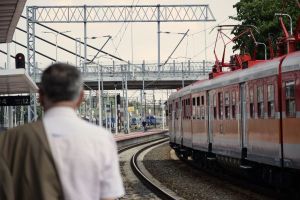 "Guvernul a aprobat cadrul legal pentru acordarea compensaţiilor către operatorii de transport feroviar de călători" "Guvernul a aprobat cadrul legal pentru acordarea compensaţiilor către operatorii de transport feroviar de călători"
