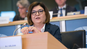 "România trebuie sã punã rapid proiecte pe masa Comisiei pentru a accesa banii europeni" "România trebuie sã punã rapid proiecte pe masa Comisiei pentru a accesa banii europeni"