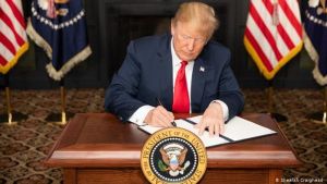Trump susţine că s-a dus în buncărul de la Casa Albă doar într-o "inspecţie", nu din cauza protestelor Trump susţine că s-a dus în buncărul de la Casa Albă doar într-o "inspecţie", nu din cauza protestelor