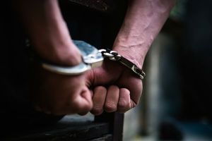 Directorul Unifarm va fi cercetat sub control judiciar pentru luare de mită Directorul Unifarm va fi cercetat sub control judiciar pentru luare de mită