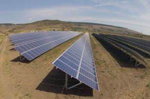 Enel Green Power câştigă prima licitaţie de energie solară din India Enel Green Power câştigă prima licitaţie de energie solară din India