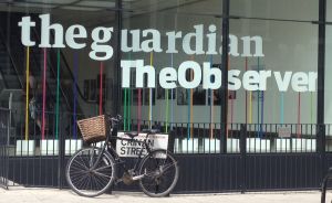 Cotidianul britanic The Guardian anunţă că va desfiinţa 180 de posturi Cotidianul britanic The Guardian anunţă că va desfiinţa 180 de posturi