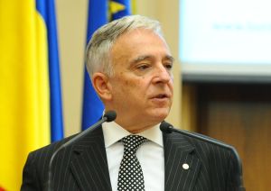 Mugur Isãrescu Mugur Isãrescu