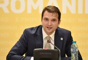 "În loc să deblocăm motoarele economice, găsim artificii prin care blocăm dezvoltarea mediului privat" "În loc să deblocăm motoarele economice, găsim artificii prin care blocăm dezvoltarea mediului privat"