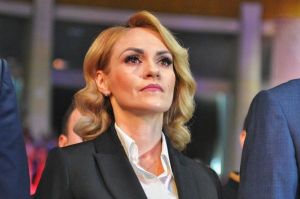 USR PLUS a depus o plângere penalã împotriva lui Firea pentru abuz în serviciu USR PLUS a depus o plângere penalã împotriva lui Firea pentru abuz în serviciu