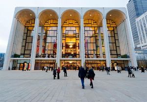 Metropolitan Opera din New York va rãmâne închisã pânã în septembrie 2021 Metropolitan Opera din New York va rãmâne închisã pânã în septembrie 2021