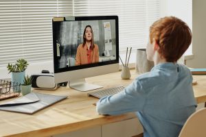 Creºte numãrul ºcolilor în care predarea se face online Creºte numãrul ºcolilor în care predarea se face online