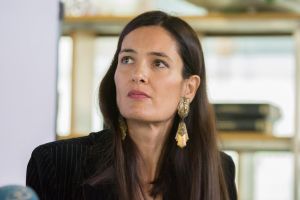 "Am reuºit sã eliberãm Bucureºtiul de mafia Firea-Pandele ºi alte judeþe þinute ani la rând sub bocancul unor baroni PSD despotici ca Opriºan la Vrancea, Felix Stroe la Constanþa, Bãdãlãu la Giurgiu sau Zetea la Maramureº", a scris vicepremierul Raluca Turcan, pe pagina oficialã de Facebook. "Am reuºit sã eliberãm Bucureºtiul de mafia Firea-Pandele ºi alte judeþe þinute ani la rând sub bocancul unor baroni PSD despotici ca Opriºan la Vrancea, Felix Stroe la Constanþa, Bãdãlãu la Giurgiu sau Zetea la Maramureº", a scris vicepremierul Raluca Turcan, pe pagina oficialã de Facebook.