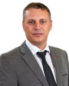"Am reuºit sã eliberãm Bucureºtiul de mafia Firea-Pandele ºi alte judeþe þinute ani la rând sub bocancul unor baroni PSD despotici ca Opriºan la Vrancea, Felix Stroe la Constanþa, Bãdãlãu la Giurgiu sau Zetea la Maramureº", a scris vicepremierul Raluca Turcan, pe pagina oficialã de Facebook. "Am reuºit sã eliberãm Bucureºtiul de mafia Firea-Pandele ºi alte judeþe þinute ani la rând sub bocancul unor baroni PSD despotici ca Opriºan la Vrancea, Felix Stroe la Constanþa, Bãdãlãu la Giurgiu sau Zetea la Maramureº", a scris vicepremierul Raluca Turcan, pe pagina oficialã de Facebook.