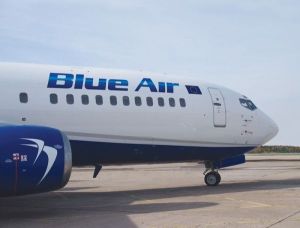 Blue Air oferă pasagerilor săi aproape 10.000 de bilete la preţul de 9,99 de euro Blue Air oferă pasagerilor săi aproape 10.000 de bilete la preţul de 9,99 de euro