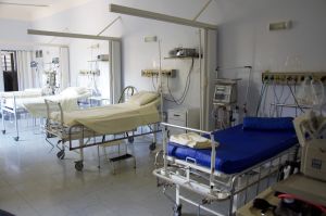 Adulţii cu COVID-19 nu mai au loc la ATI Adulţii cu COVID-19 nu mai au loc la ATI