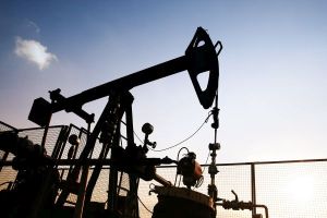 Membrii OPEC au ajuns la un consens pentru prelungirea cu trei luni a restricţiilor de producţie a petrolului Membrii OPEC au ajuns la un consens pentru prelungirea cu trei luni a restricţiilor de producţie a petrolului