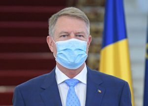 "Gândurile noastre se îndreaptă către eroii acestui an, personalul medical şi cei care se sacrifică pentru a opri răspândirea virusului " "Gândurile noastre se îndreaptă către eroii acestui an, personalul medical şi cei care se sacrifică pentru a opri răspândirea virusului "