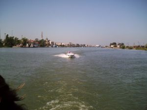 Administraţia Canalelor Navigabile şi-a majorat investiţiile pentru acest an cu aproape 17 milioane lei Administraţia Canalelor Navigabile şi-a majorat investiţiile pentru acest an cu aproape 17 milioane lei
