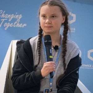 Greta Thunberg l-a parafrazat pe Donald Trump într-un tweet de adio la încheierea mandatului prezidenţial Greta Thunberg l-a parafrazat pe Donald Trump într-un tweet de adio la încheierea mandatului prezidenţial