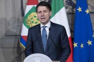 Giuseppe Conte şi-a depus demisia şi speră să primească un nou mandat Giuseppe Conte şi-a depus demisia şi speră să primească un nou mandat