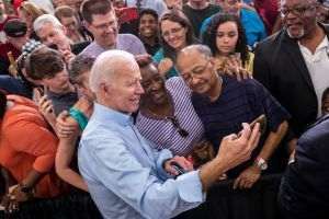 Biden pune accentul pe drepturile omului în prima sa convorbire la telefon cu regele Salman Biden pune accentul pe drepturile omului în prima sa convorbire la telefon cu regele Salman