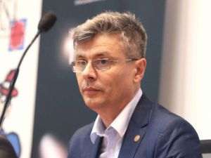 "Aştept cu interes factura lunii februarie să văd dacă promisiunile furnizorilor de energie sunt onorate" "Aştept cu interes factura lunii februarie să văd dacă promisiunile furnizorilor de energie sunt onorate"