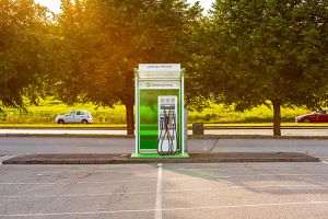 8 din 10 români ºi-ar dori sã treacã la o maºinã electricã sau hibrid 8 din 10 români ºi-ar dori sã treacã la o maºinã electricã sau hibrid