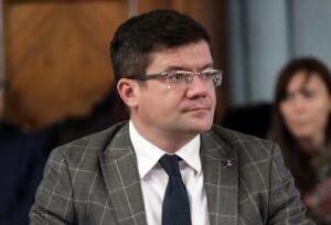 Costel Alexe, ministrul Mediului, Apelor şi Pădurilor: "Anul 2019 a fost al doilea cel mai călduros din ultimii 140 de ani, iar în România a fost cel mai călduros an din 1900 şi până în prezent. În intervalul 2015 - 2019 s-au înregistrat cei mai călduroşi cinci ani, în timp ce ultimul deceniu este cel mai fierbinte din istoria măsurătorilor meteorologice". Costel Alexe, ministrul Mediului, Apelor şi Pădurilor: "Anul 2019 a fost al doilea cel mai călduros din ultimii 140 de ani, iar în România a fost cel mai călduros an din 1900 şi până în prezent. În intervalul 2015 - 2019 s-au înregistrat cei mai călduroşi cinci ani, în timp ce ultimul deceniu este cel mai fierbinte din istoria măsurătorilor meteorologice".