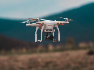 Walmart va desfãºura un proiect pilot pentru livrarea cu drone a unor kituri de testare pentru Covid-19 la domiciliul clienþilor Walmart va desfãºura un proiect pilot pentru livrarea cu drone a unor kituri de testare pentru Covid-19 la domiciliul clienþilor