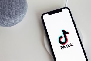 China nu va aproba un acord "nedrept" privind viitorul aplicaþiei TikTok China nu va aproba un acord "nedrept" privind viitorul aplicaþiei TikTok
