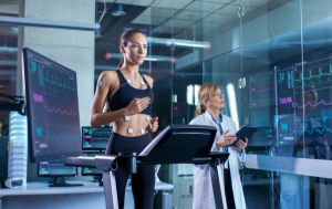 Tehnologia 5G va aduce numeroase beneficii în sectorul medical, printre care consultaţii la distanţă şi intervenţii chirurgicale cu roboţi Tehnologia 5G va aduce numeroase beneficii în sectorul medical, printre care consultaţii la distanţă şi intervenţii chirurgicale cu roboţi