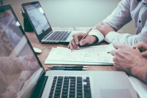 eVote organizeazã prima Adunare Generalã a Acþionarilor în format complet electronic din România eVote organizeazã prima Adunare Generalã a Acþionarilor în format complet electronic din România