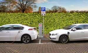 Vânzările de automobile electrice şi hibride în UE s-au triplat Vânzările de automobile electrice şi hibride în UE s-au triplat