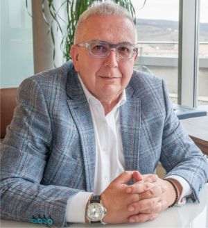 Adrian Volintiru - CEO al unei companii din domeniul metalelor rare Adrian Volintiru - CEO al unei companii din domeniul metalelor rare