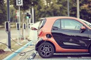 Asociere Volkswagen şi BMW pentru crearea mai multor staţii de încărcare electrice în Europa Asociere Volkswagen şi BMW pentru crearea mai multor staţii de încărcare electrice în Europa