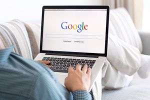 Google va renunþa la instrumentele de urmãrire a traficului pe net Google va renunþa la instrumentele de urmãrire a traficului pe net