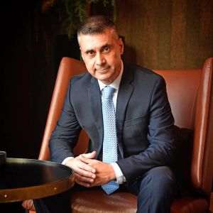 Ambasadorul Israelului, David Saranga, ºi-a donat ziua de naºtere pentru susþinerea copiilor din Ferentari Ambasadorul Israelului, David Saranga, ºi-a donat ziua de naºtere pentru susþinerea copiilor din Ferentari