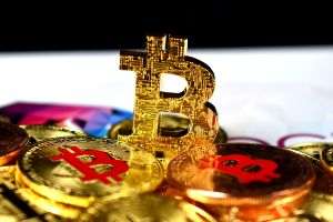 De la bitcoin la britcoin spre no-coin De la bitcoin la britcoin spre no-coin